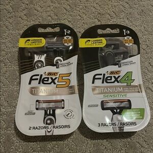 NWT BIC Flex5 and Flex4 Disposable Razors Set